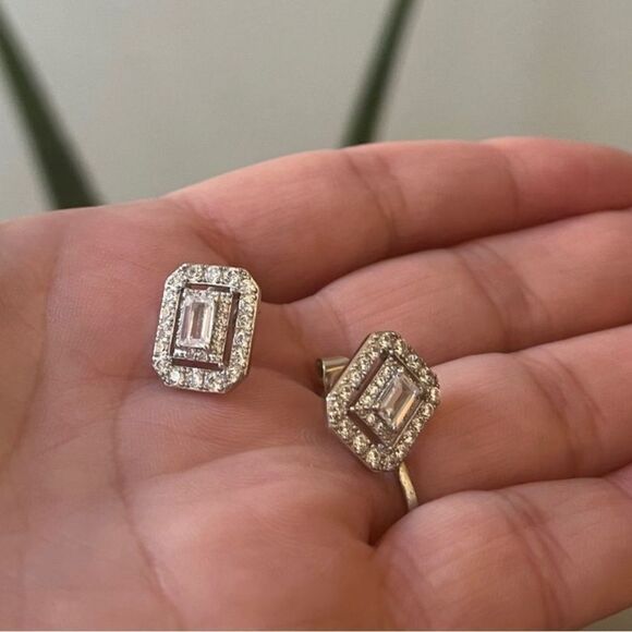 The Show Stopper Rectangular Cubic Zirconia and 925 earrings - Picture 6 of 7